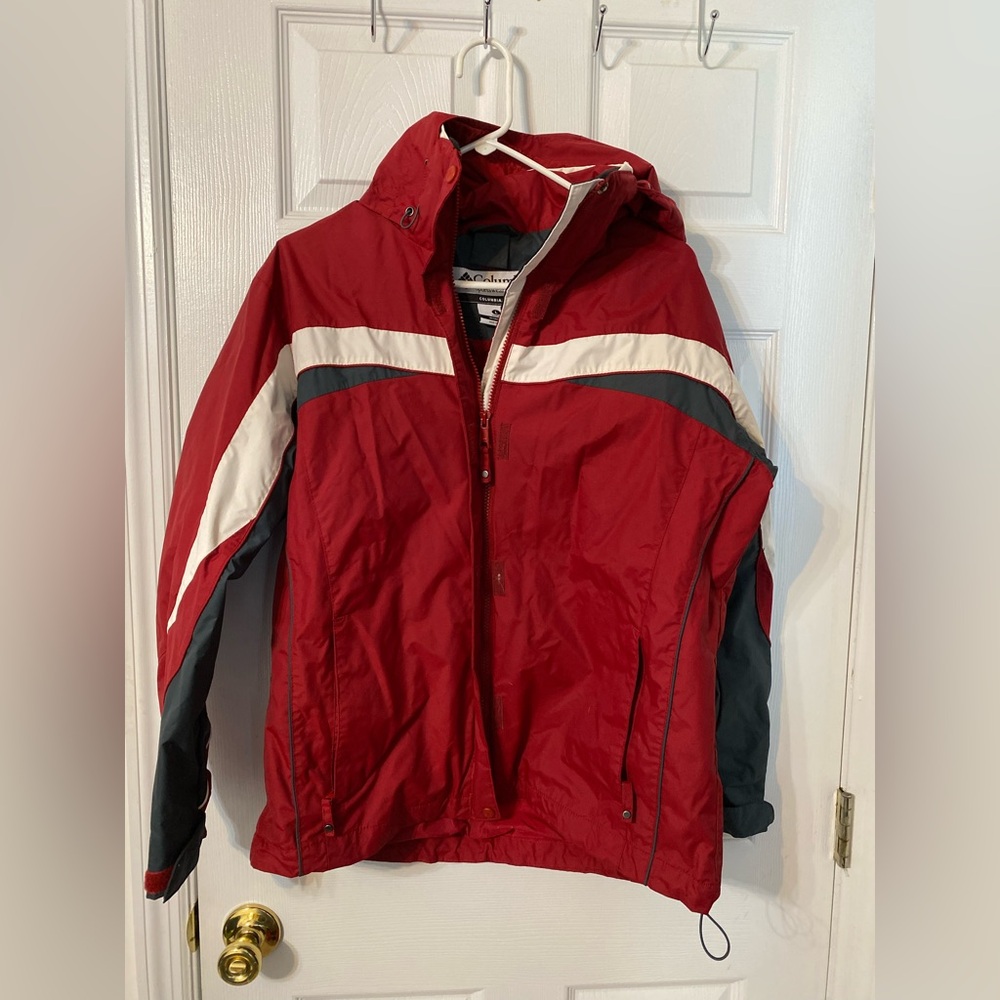 Columbia Women's Red Jacket Size Large With Removable Hood
